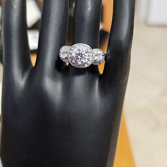 Ring - Picture 1 of 3